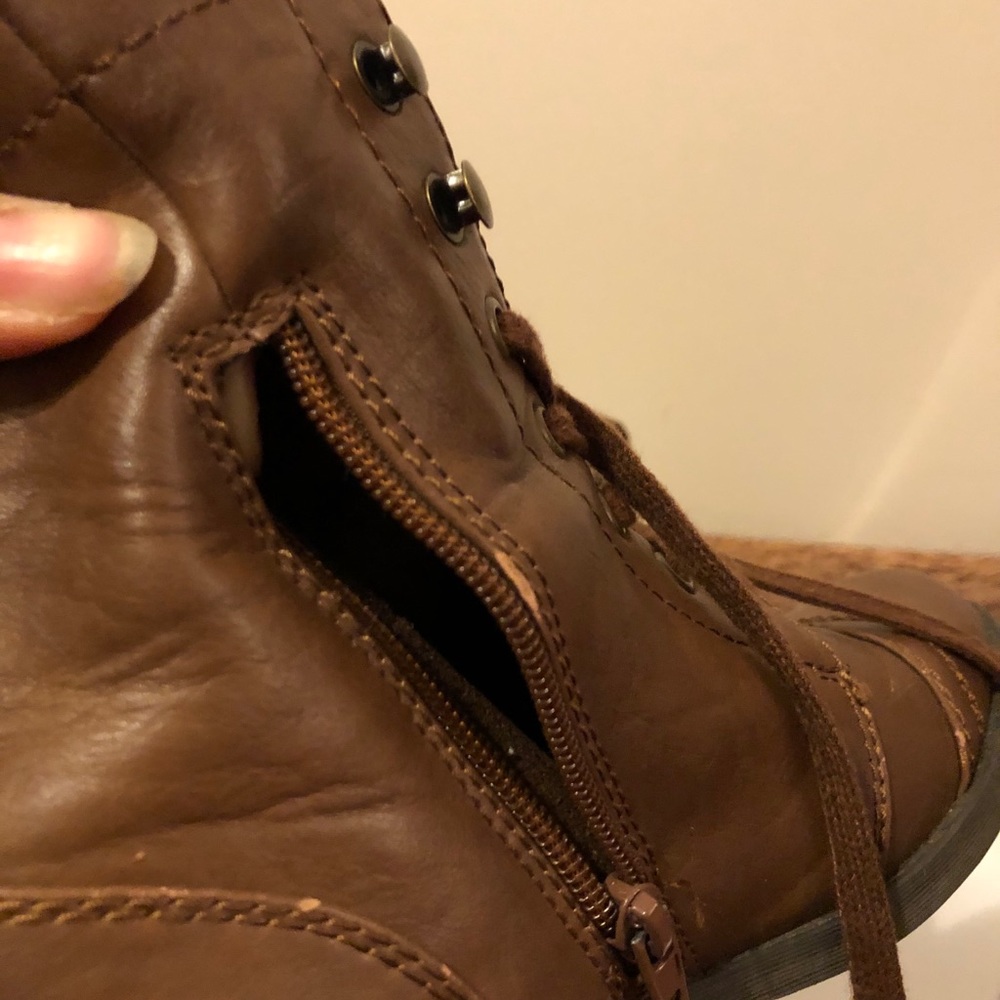 Boots - Picture 7 of 8